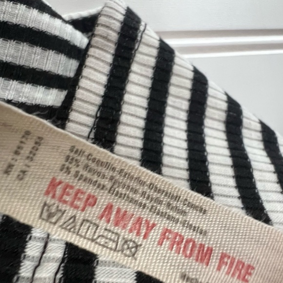 Free People Baby Ribbed Top Black White Stripe Tee Shirt Women XS NEW 698 - Picture 4 of 4